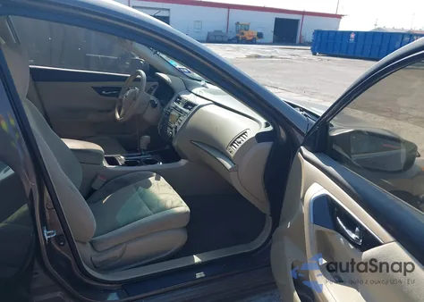 2014 Nissan Altima 2.5 S z USA, uszkodzony, nr VIN 1N4AL3AP5EC175896